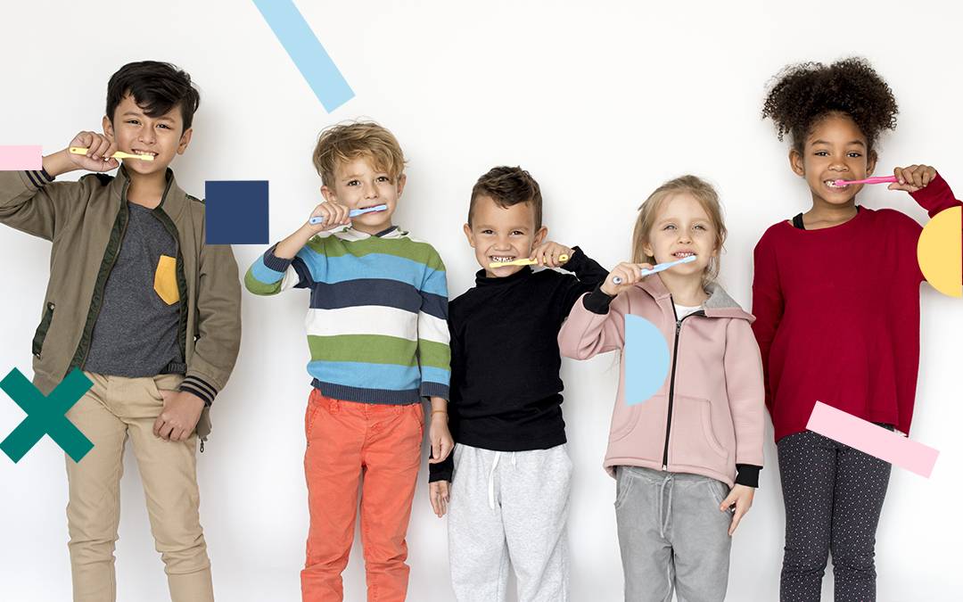 فرشاة أسنان الأطفال بالفرشاة للأطفال