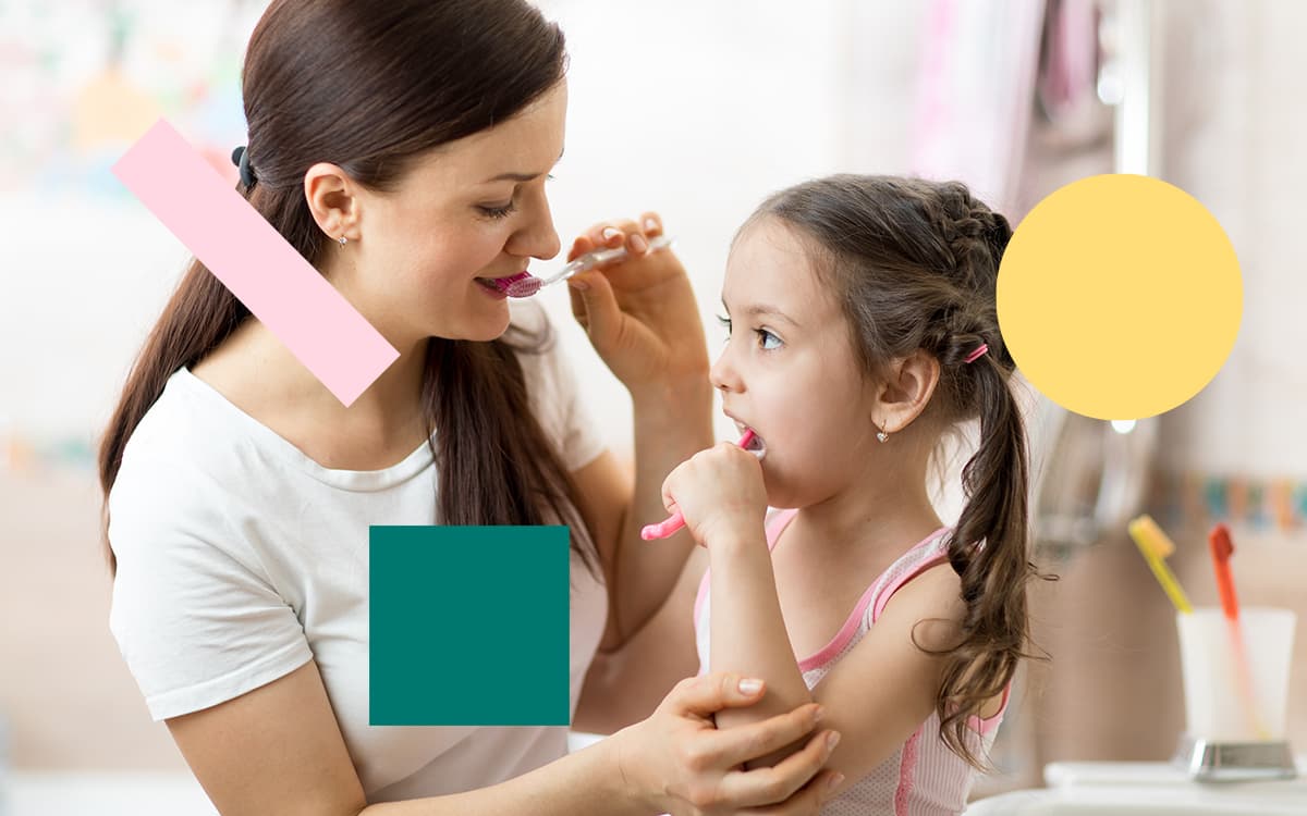 Cómo limpiar los dientes de un niño